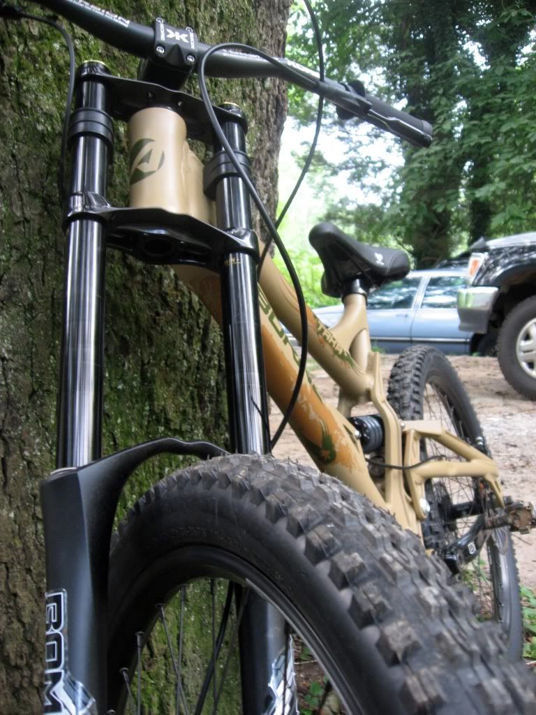 airborne taka downhill bike